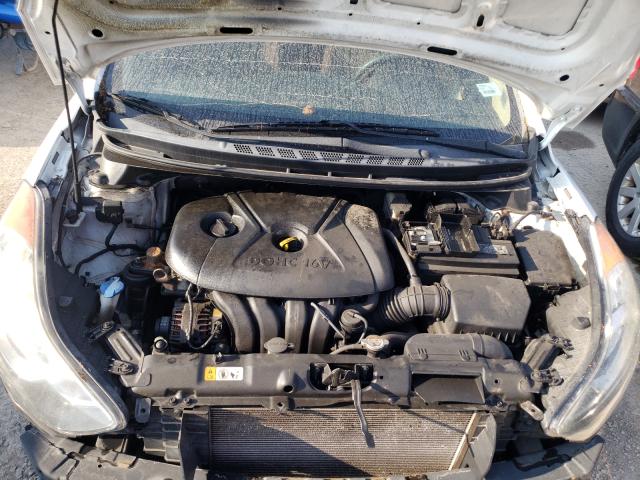 Photo 6 VIN: 5NPDH4AE7DH322767 - HYUNDAI ELANTRA GL 