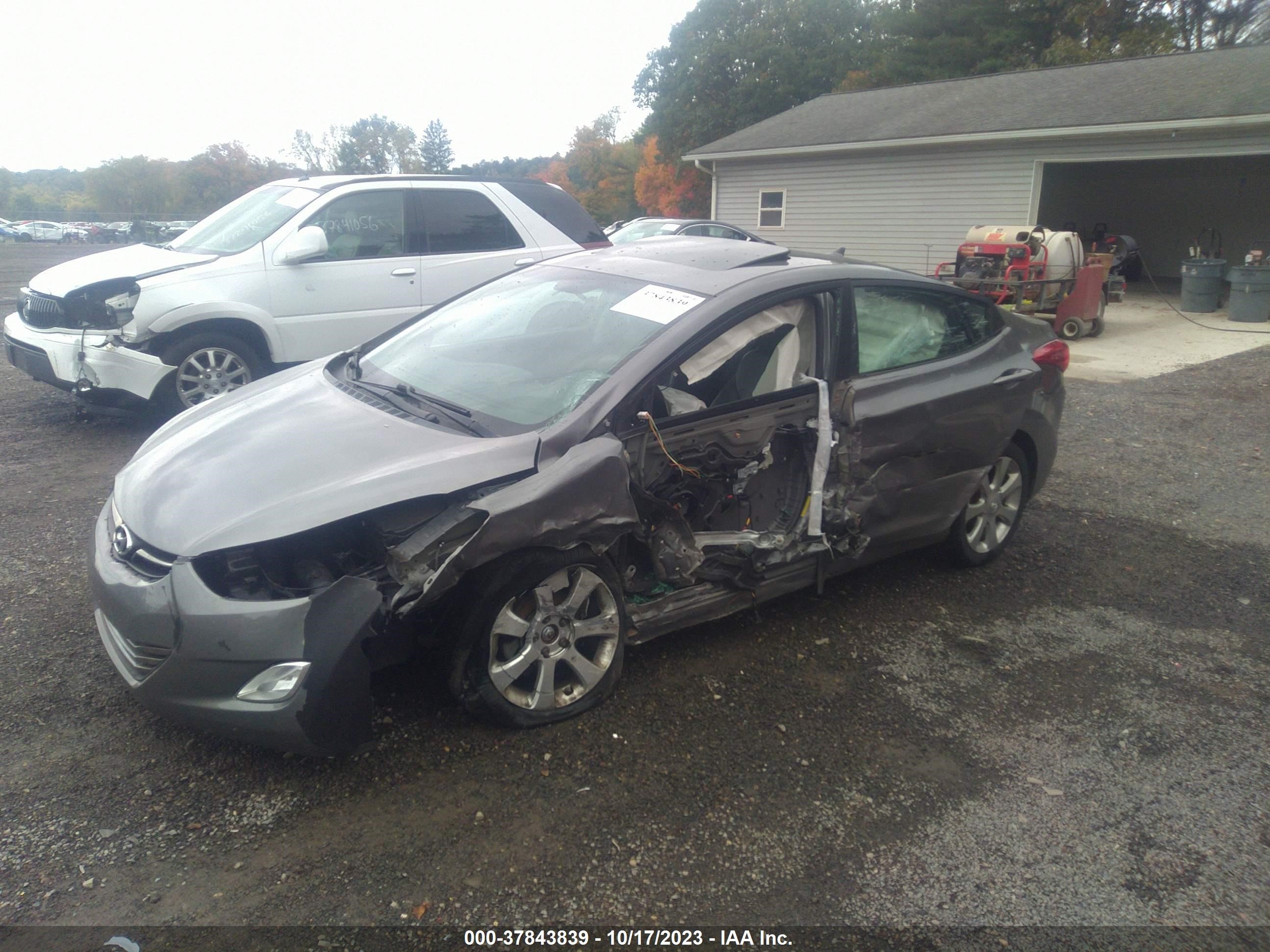 Photo 1 VIN: 5NPDH4AE7DH327659 - HYUNDAI ELANTRA 