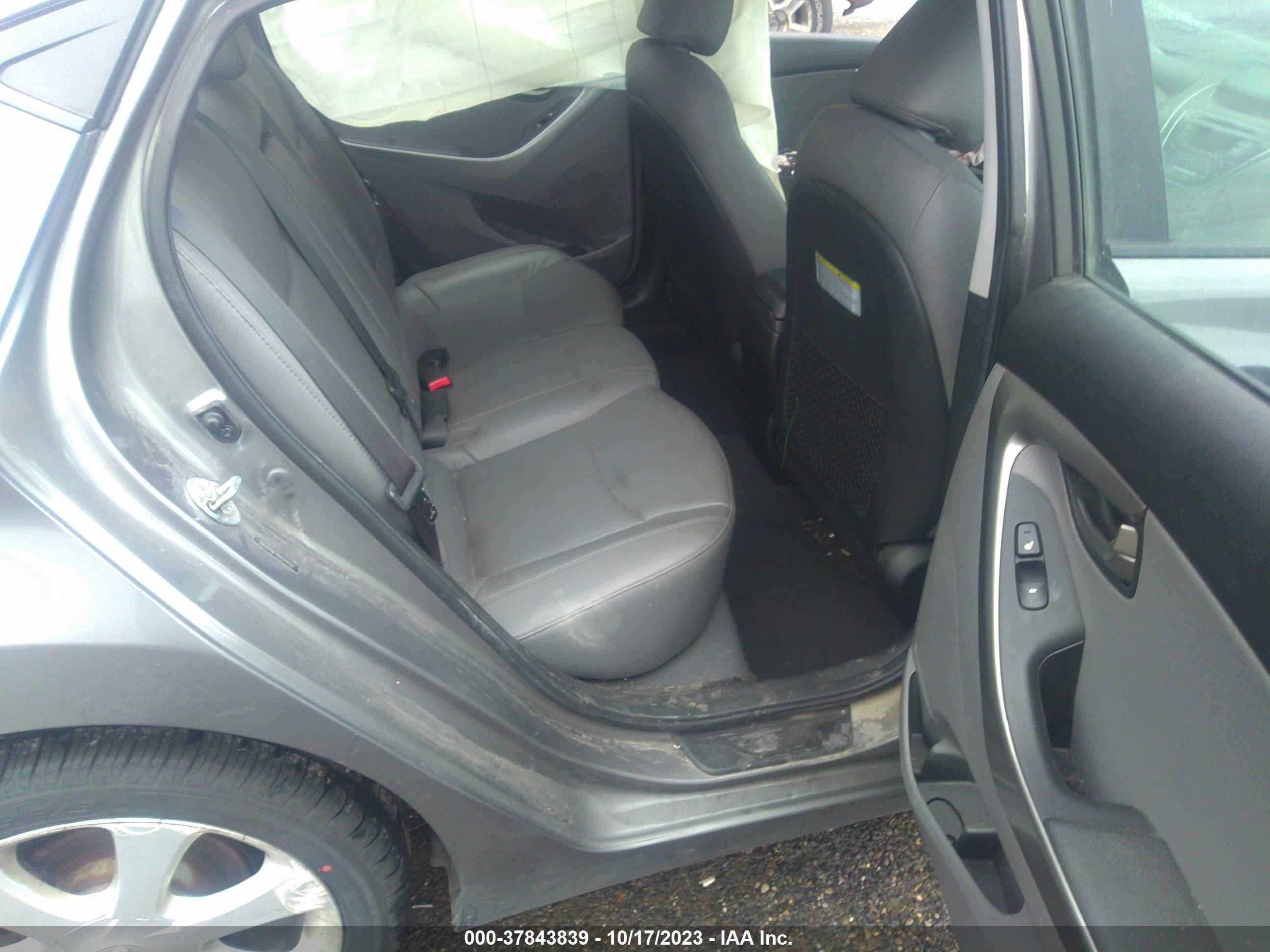 Photo 7 VIN: 5NPDH4AE7DH327659 - HYUNDAI ELANTRA 