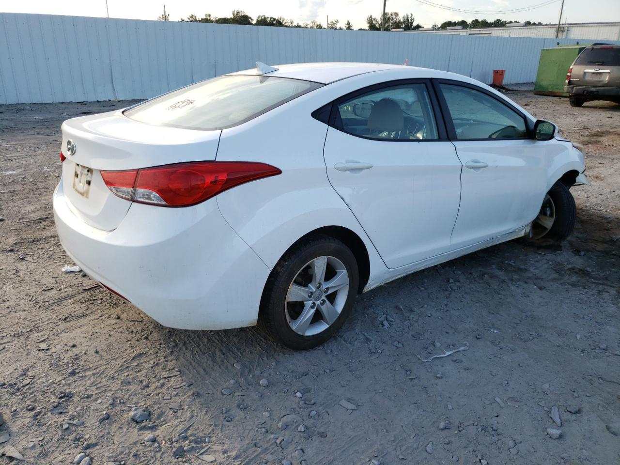 Photo 2 VIN: 5NPDH4AE7DH331159 - HYUNDAI ELANTRA 