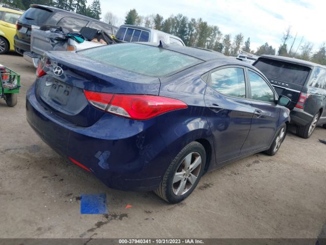 Photo 3 VIN: 5NPDH4AE7DH332814 - HYUNDAI ELANTRA 