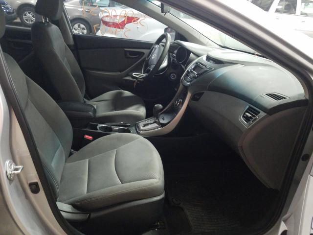 Photo 4 VIN: 5NPDH4AE7DH335325 - HYUNDAI ELANTRA GL 