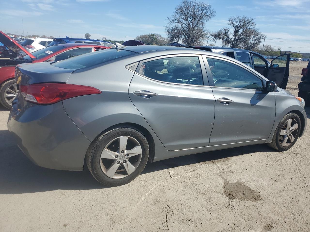 Photo 2 VIN: 5NPDH4AE7DH339598 - HYUNDAI ELANTRA 