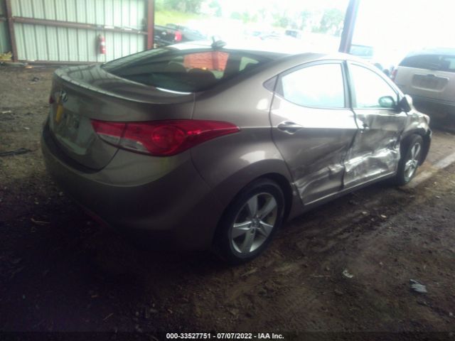 Photo 3 VIN: 5NPDH4AE7DH352366 - HYUNDAI ELANTRA 