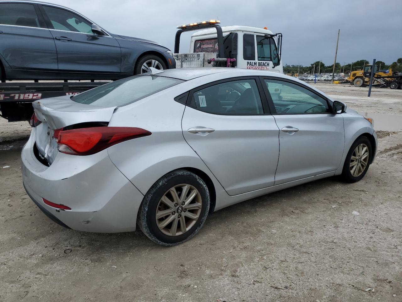 Photo 2 VIN: 5NPDH4AE7EH503272 - HYUNDAI ELANTRA 