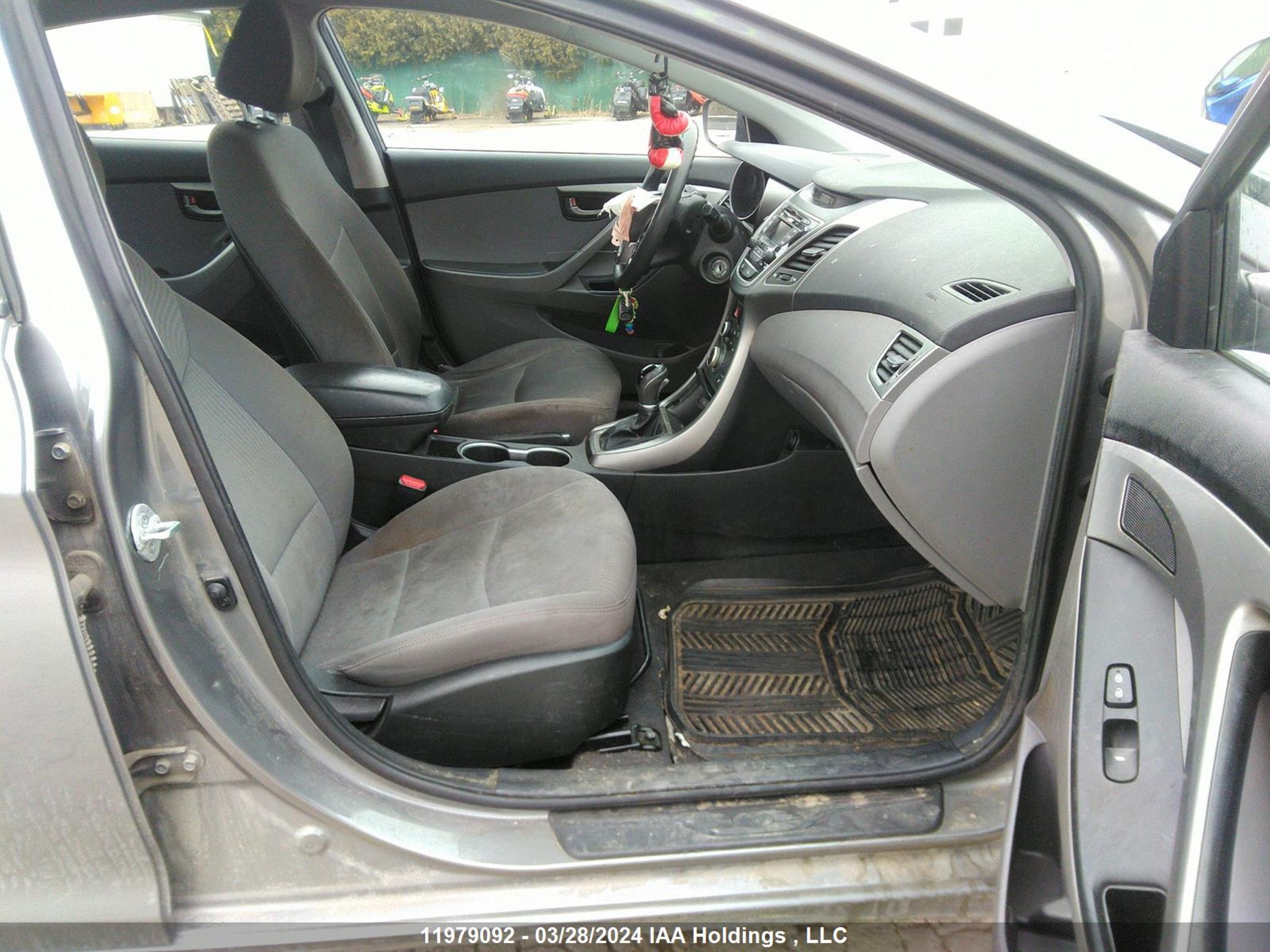 Photo 4 VIN: 5NPDH4AE7EH512358 - HYUNDAI ELANTRA 