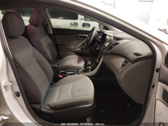 Photo 4 VIN: 5NPDH4AE7FH555843 - HYUNDAI ELANTRA SE 