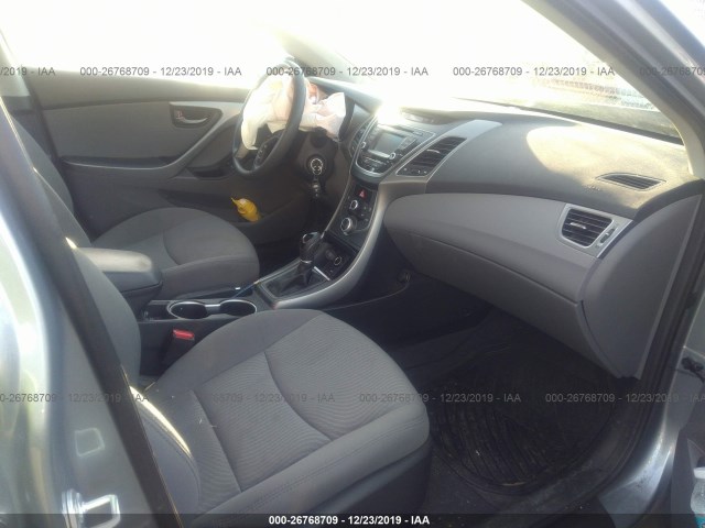 Photo 4 VIN: 5NPDH4AE7FH555888 - HYUNDAI ELANTRA 