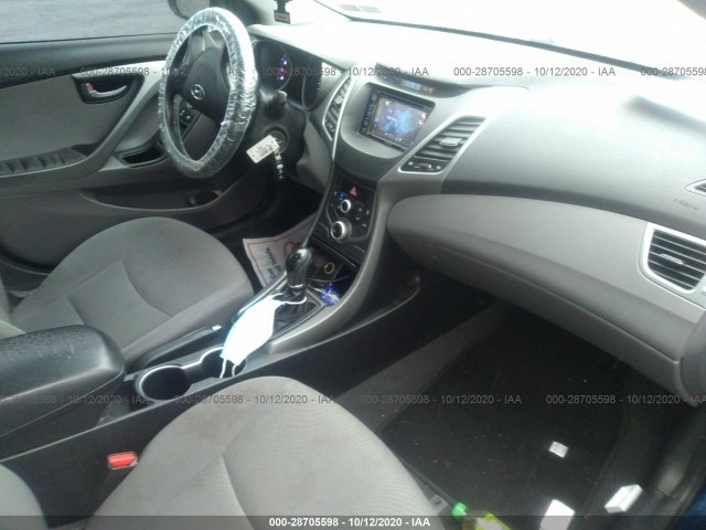 Photo 4 VIN: 5NPDH4AE7FH565319 - HYUNDAI ELANTRA 