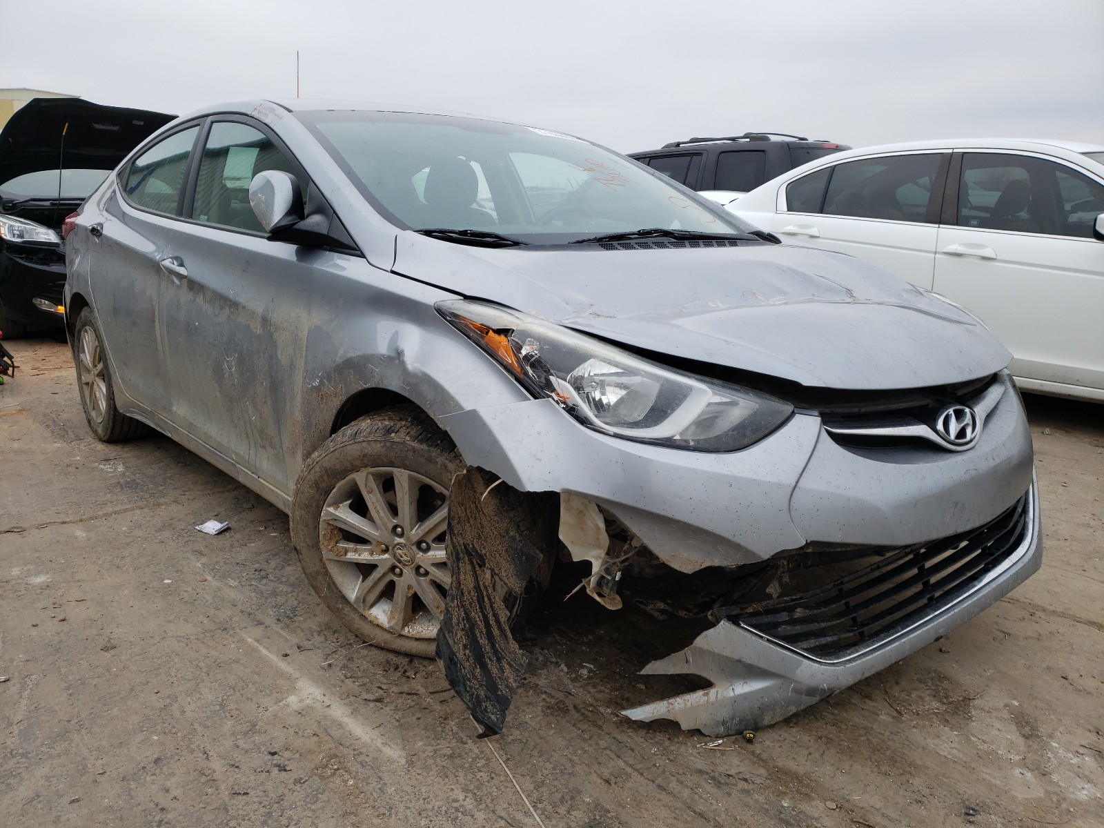 Photo 0 VIN: 5NPDH4AE7FH568883 - HYUNDAI ELANTRA SE 