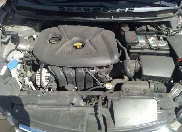 Photo 9 VIN: 5NPDH4AE7FH584985 - HYUNDAI ELANTRA 