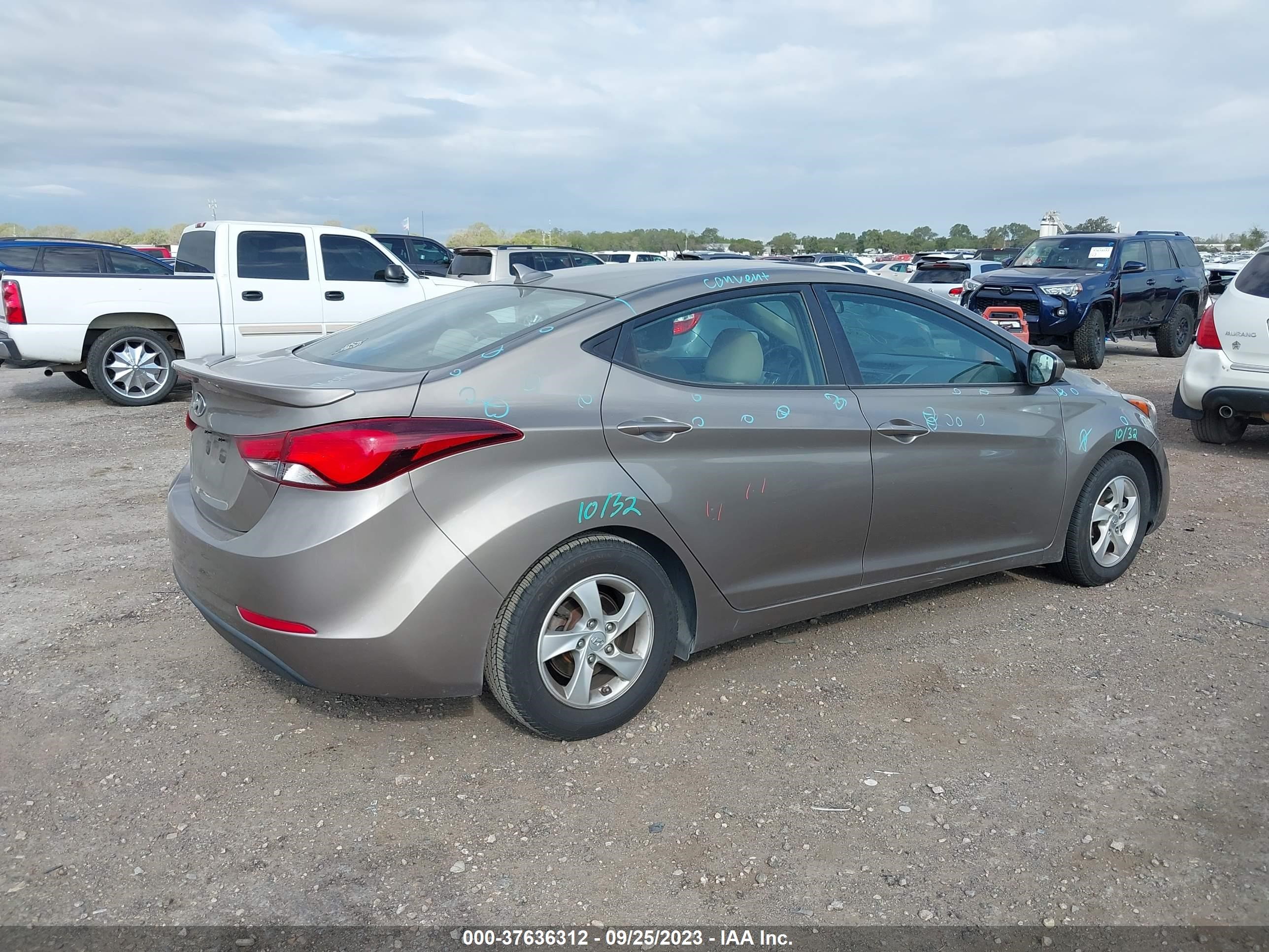 Photo 3 VIN: 5NPDH4AE7FH588499 - HYUNDAI ELANTRA 