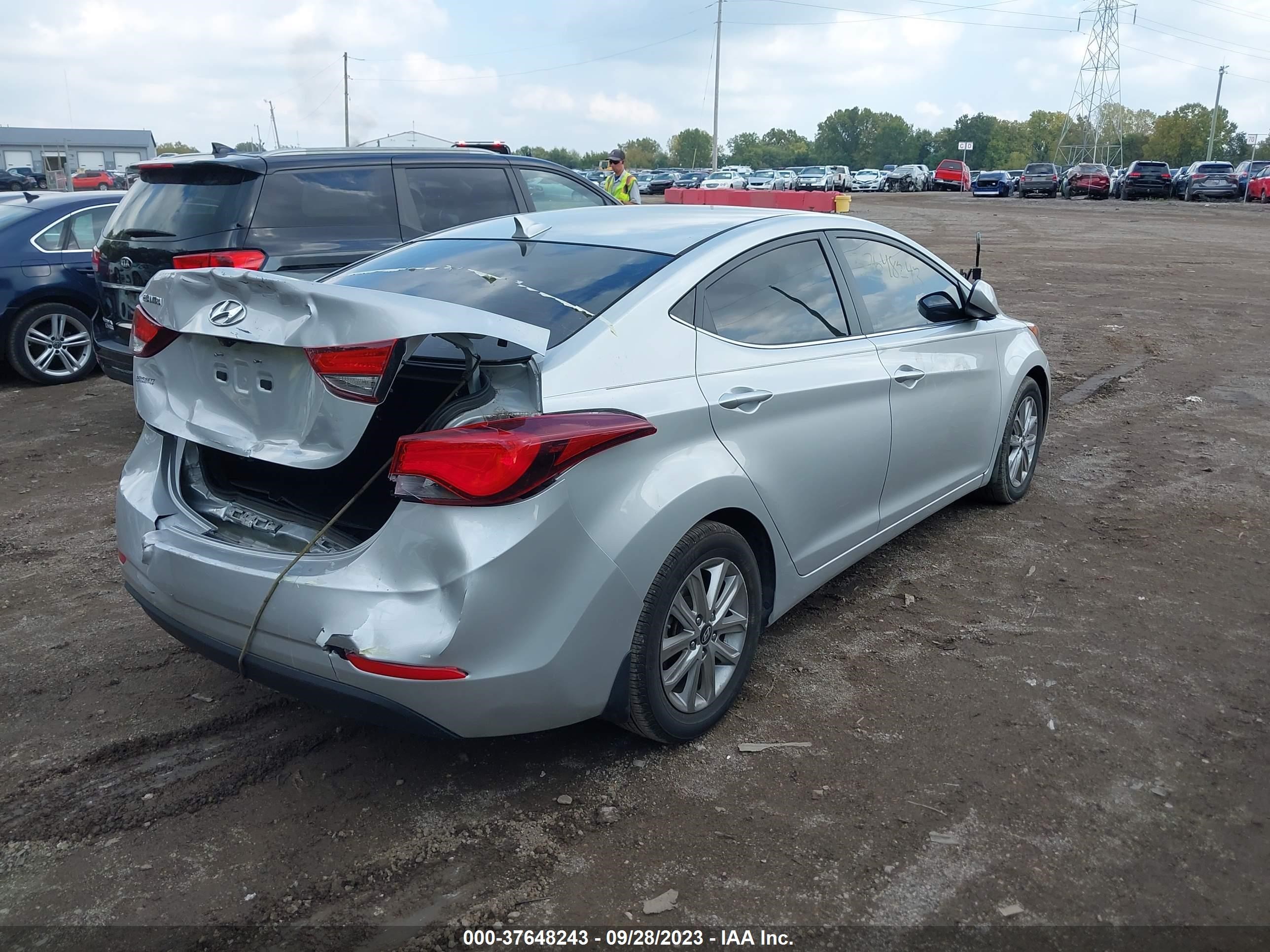 Photo 3 VIN: 5NPDH4AE7FH599518 - HYUNDAI ELANTRA 