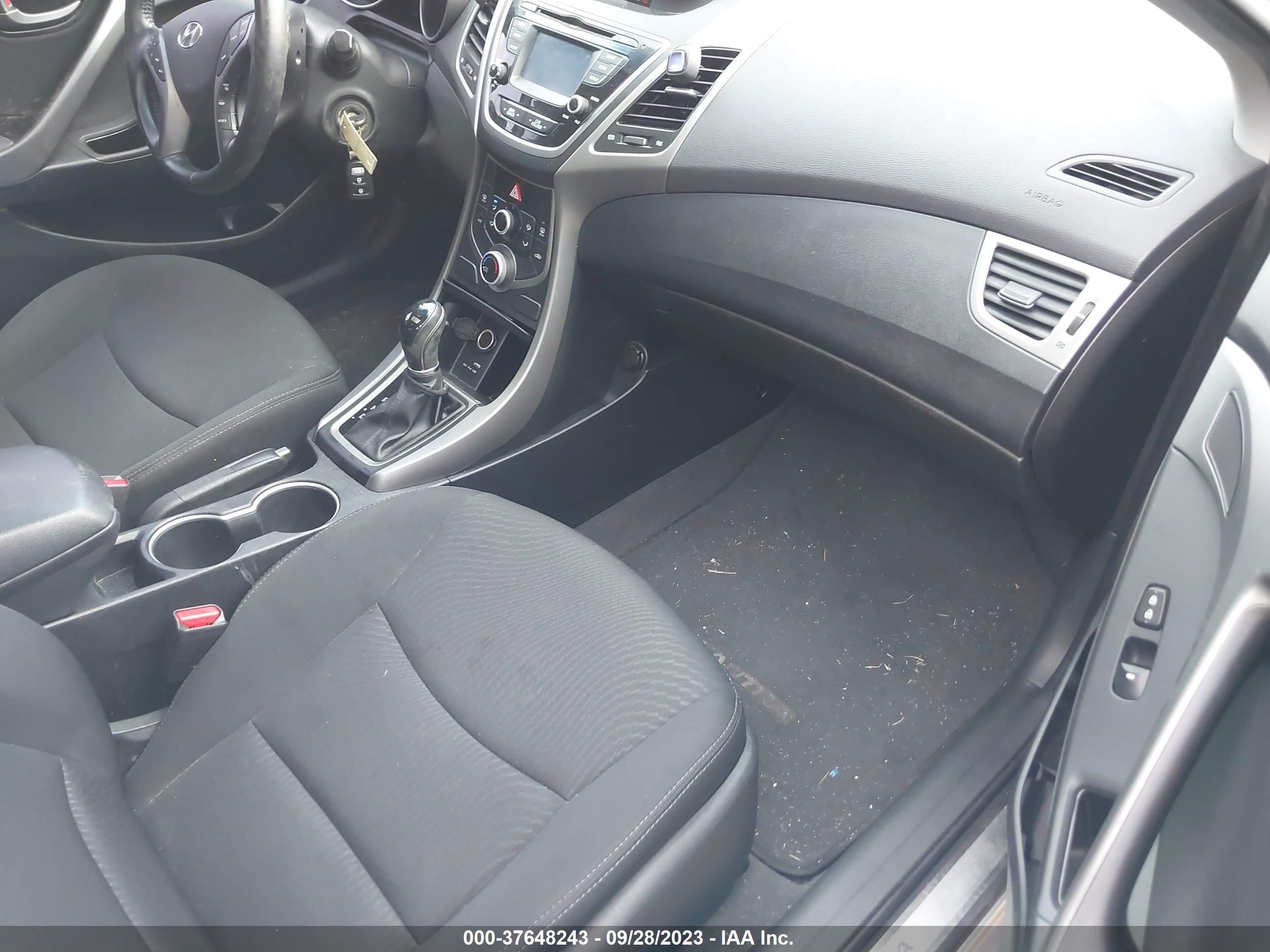 Photo 4 VIN: 5NPDH4AE7FH599518 - HYUNDAI ELANTRA 