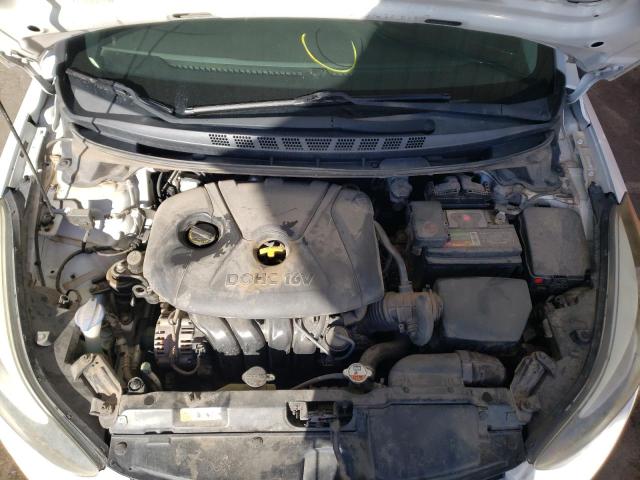 Photo 6 VIN: 5NPDH4AE7FH638415 - HYUNDAI ELANTRA SE 