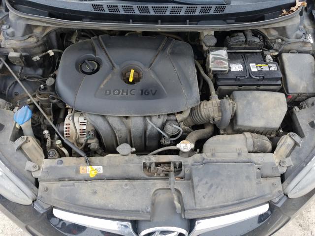 Photo 6 VIN: 5NPDH4AE7GH657595 - HYUNDAI ELANTRA SE 