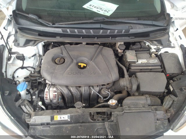 Photo 9 VIN: 5NPDH4AE7GH665132 - HYUNDAI ELANTRA 