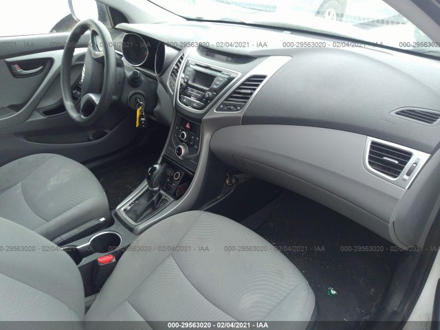 Photo 4 VIN: 5NPDH4AE7GH669200 - HYUNDAI ELANTRA 