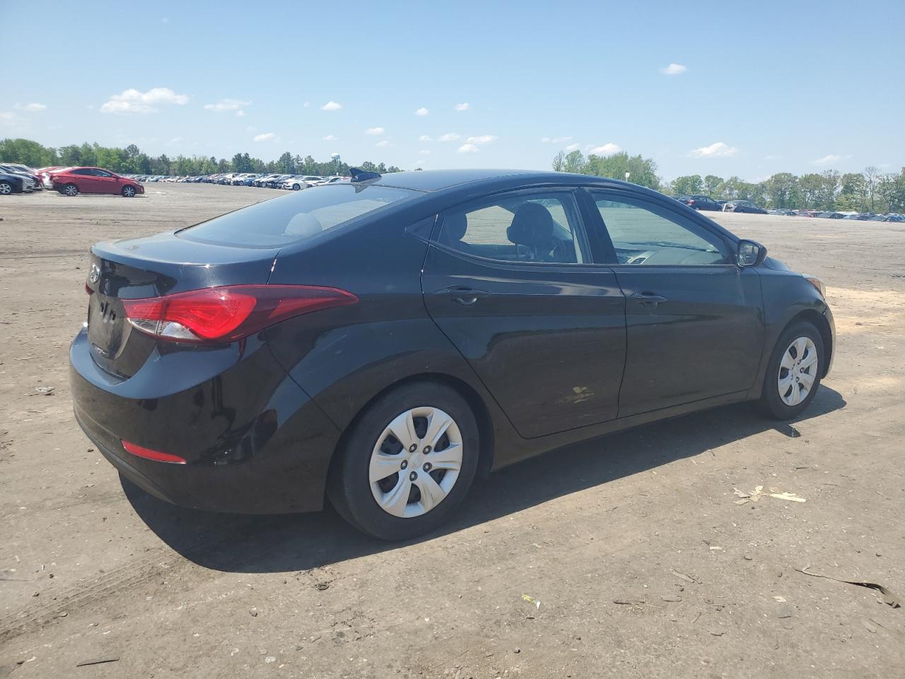 Photo 2 VIN: 5NPDH4AE7GH684425 - HYUNDAI ELANTRA 