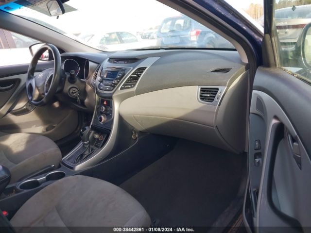 Photo 4 VIN: 5NPDH4AE7GH690824 - HYUNDAI ELANTRA 