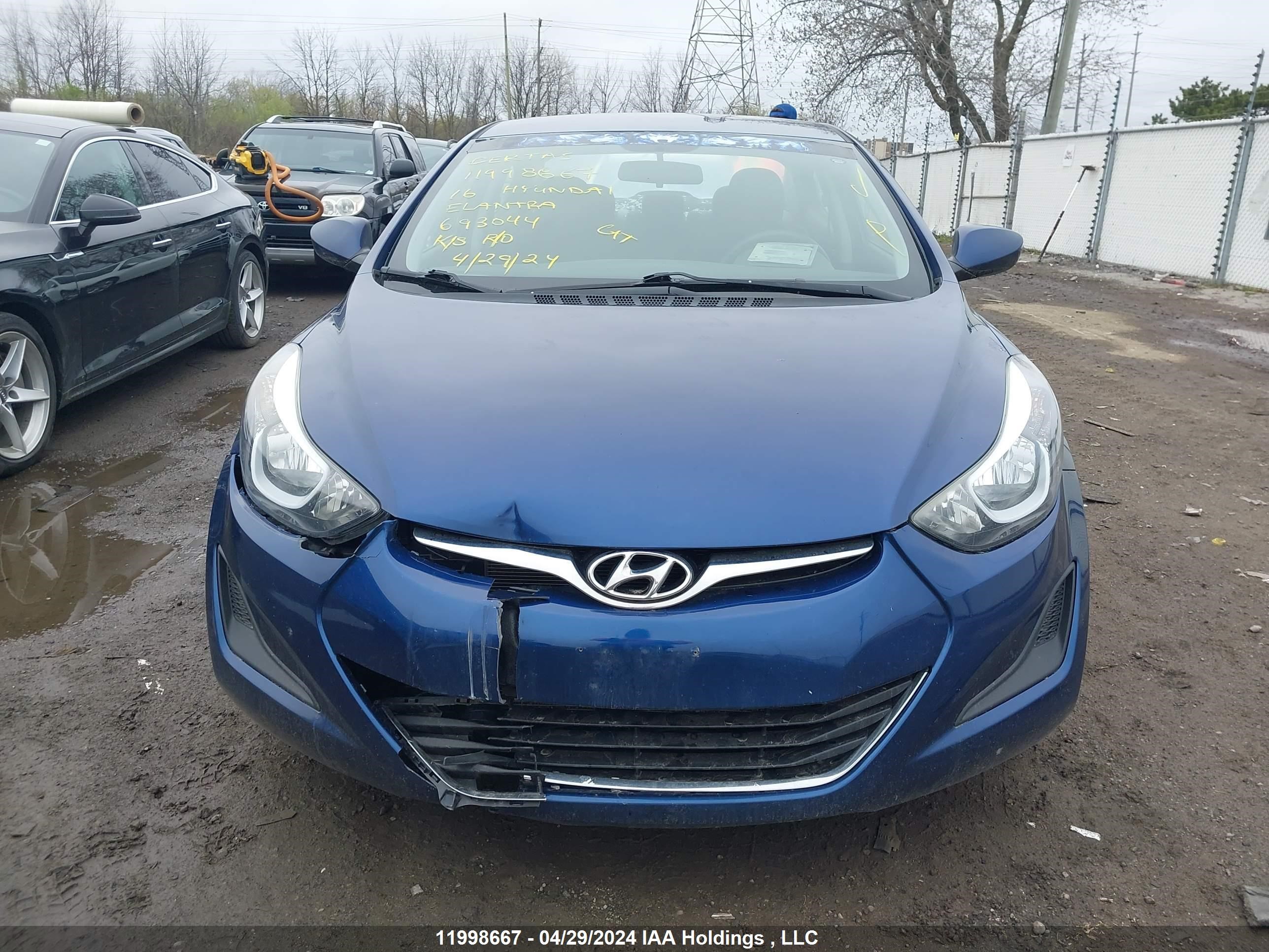 Photo 11 VIN: 5NPDH4AE7GH693044 - HYUNDAI ELANTRA 