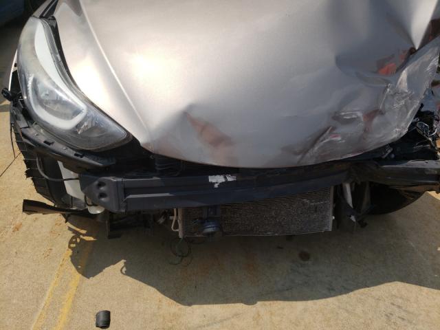 Photo 8 VIN: 5NPDH4AE7GH702745 - HYUNDAI ELANTRA SE 