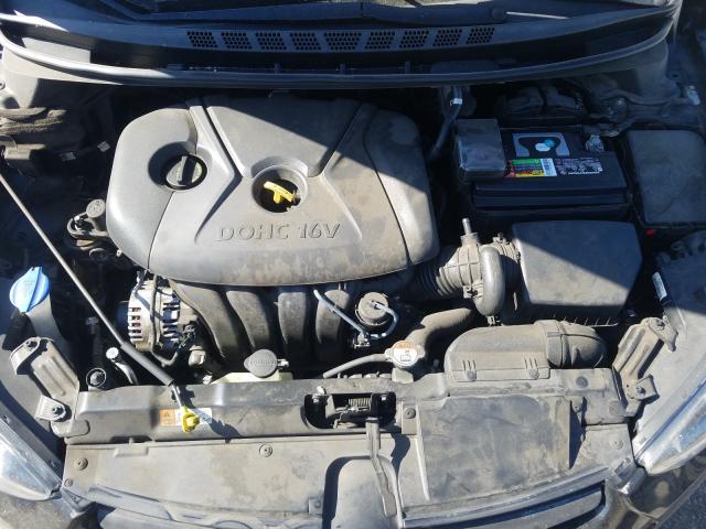 Photo 6 VIN: 5NPDH4AE7GH704849 - HYUNDAI ELANTRA SE 