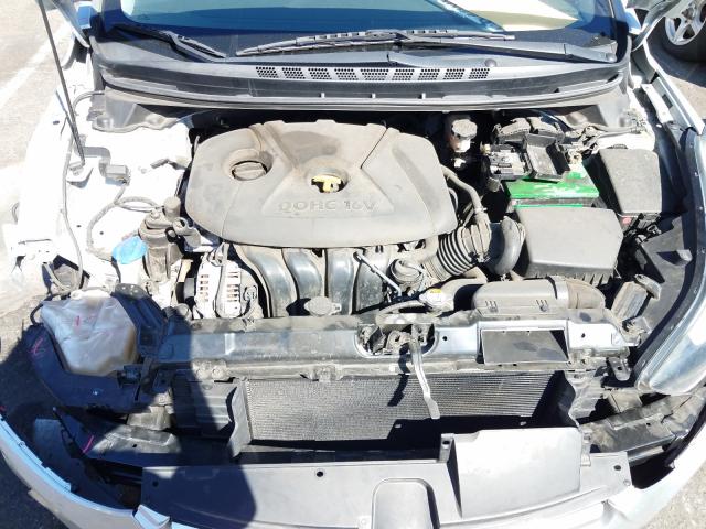 Photo 6 VIN: 5NPDH4AE7GH706309 - HYUNDAI ELANTRA SE 