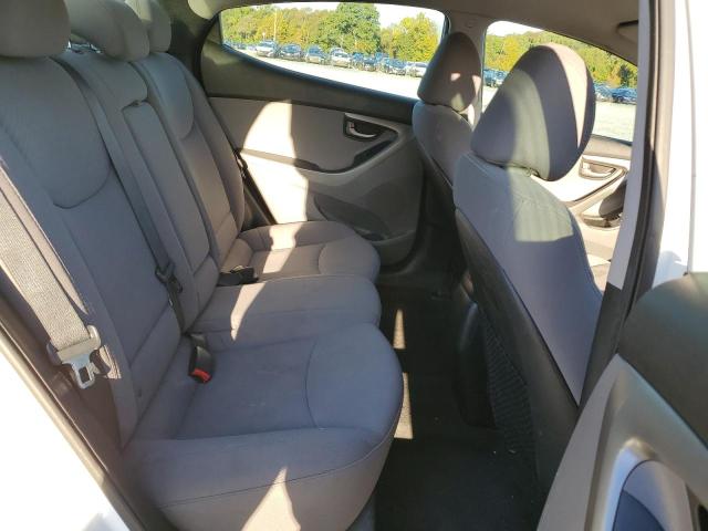 Photo 9 VIN: 5NPDH4AE7GH718685 - HYUNDAI ELANTRA 