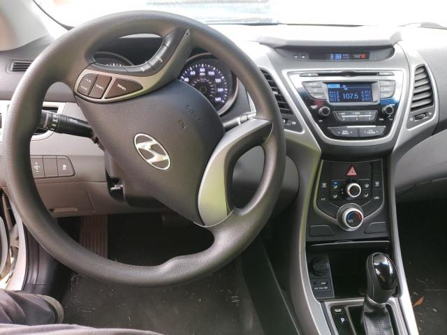 Photo 9 VIN: 5NPDH4AE7GH721232 - HYUNDAI ELANTRA SE 