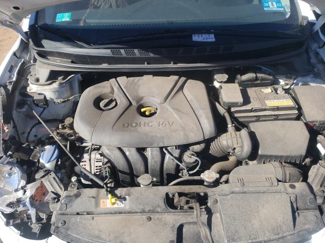 Photo 6 VIN: 5NPDH4AE7GH721652 - HYUNDAI ELANTRA SE 