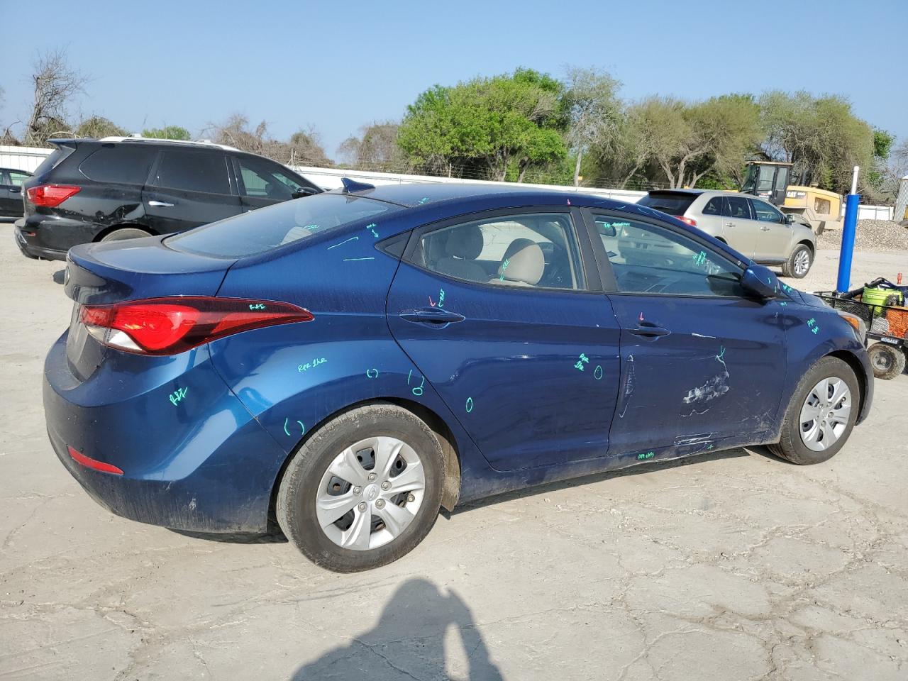 Photo 2 VIN: 5NPDH4AE7GH749919 - HYUNDAI ELANTRA 