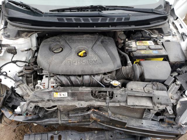 Photo 6 VIN: 5NPDH4AE7GH752741 - HYUNDAI ELANTRA SE 