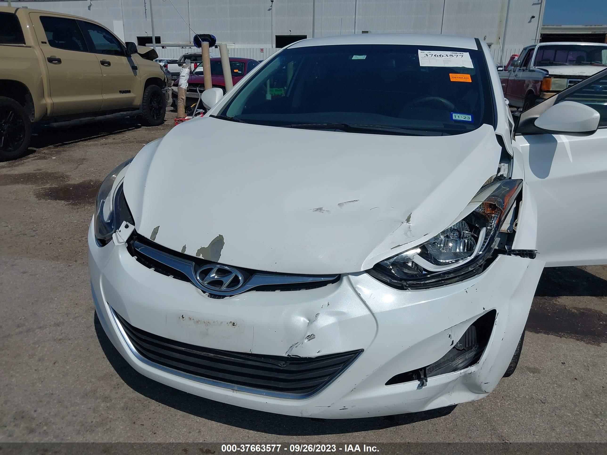 Photo 5 VIN: 5NPDH4AE7GH762282 - HYUNDAI ELANTRA 