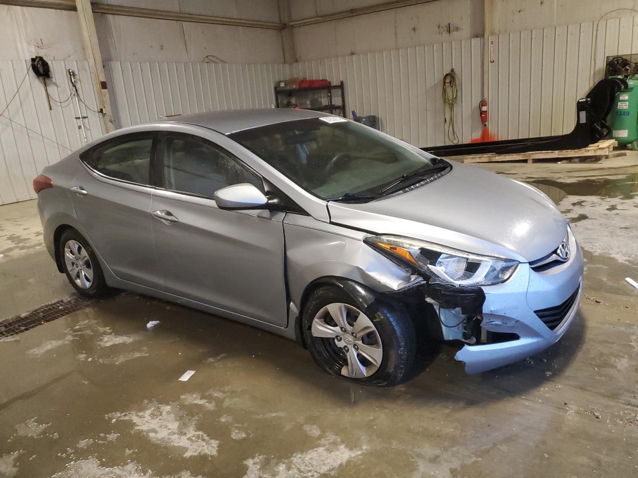 Photo 3 VIN: 5NPDH4AE7GH764954 - HYUNDAI ELANTRA 