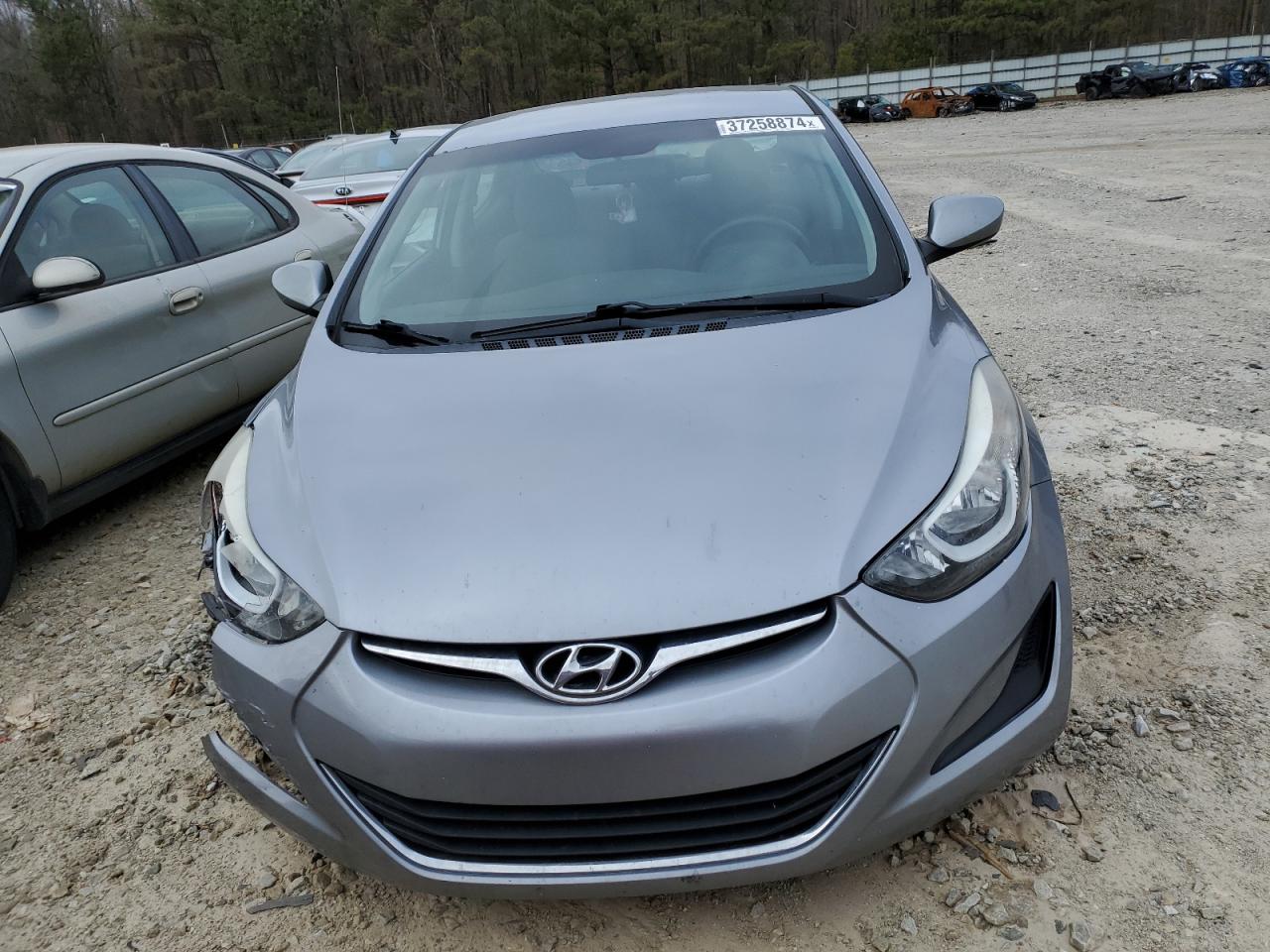 Photo 4 VIN: 5NPDH4AE7GH764954 - HYUNDAI ELANTRA 