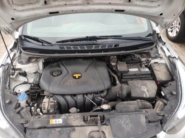 Photo 6 VIN: 5NPDH4AE7GH765926 - HYUNDAI ELANTRA SE 