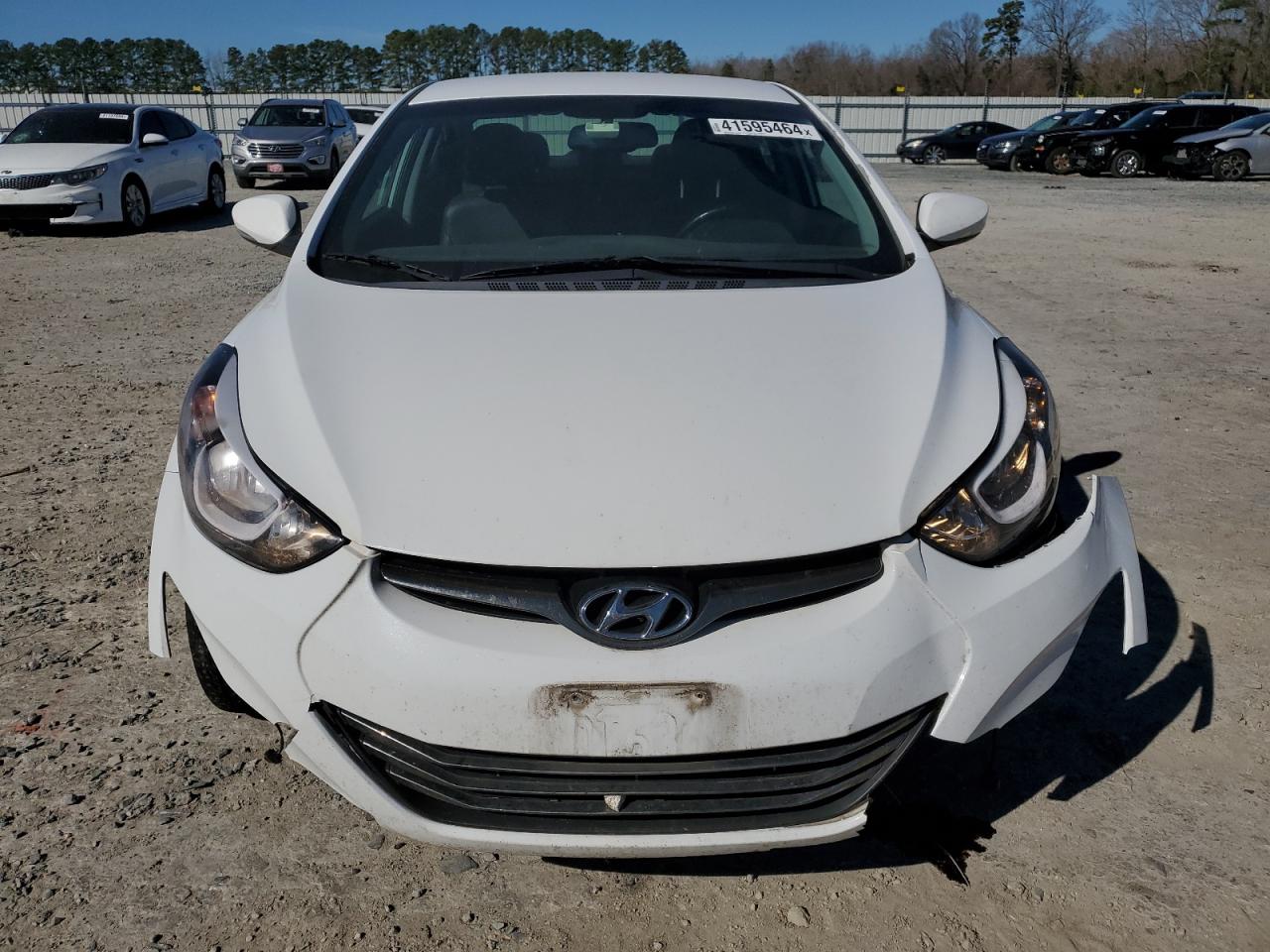 Photo 4 VIN: 5NPDH4AE7GH774769 - HYUNDAI ELANTRA 