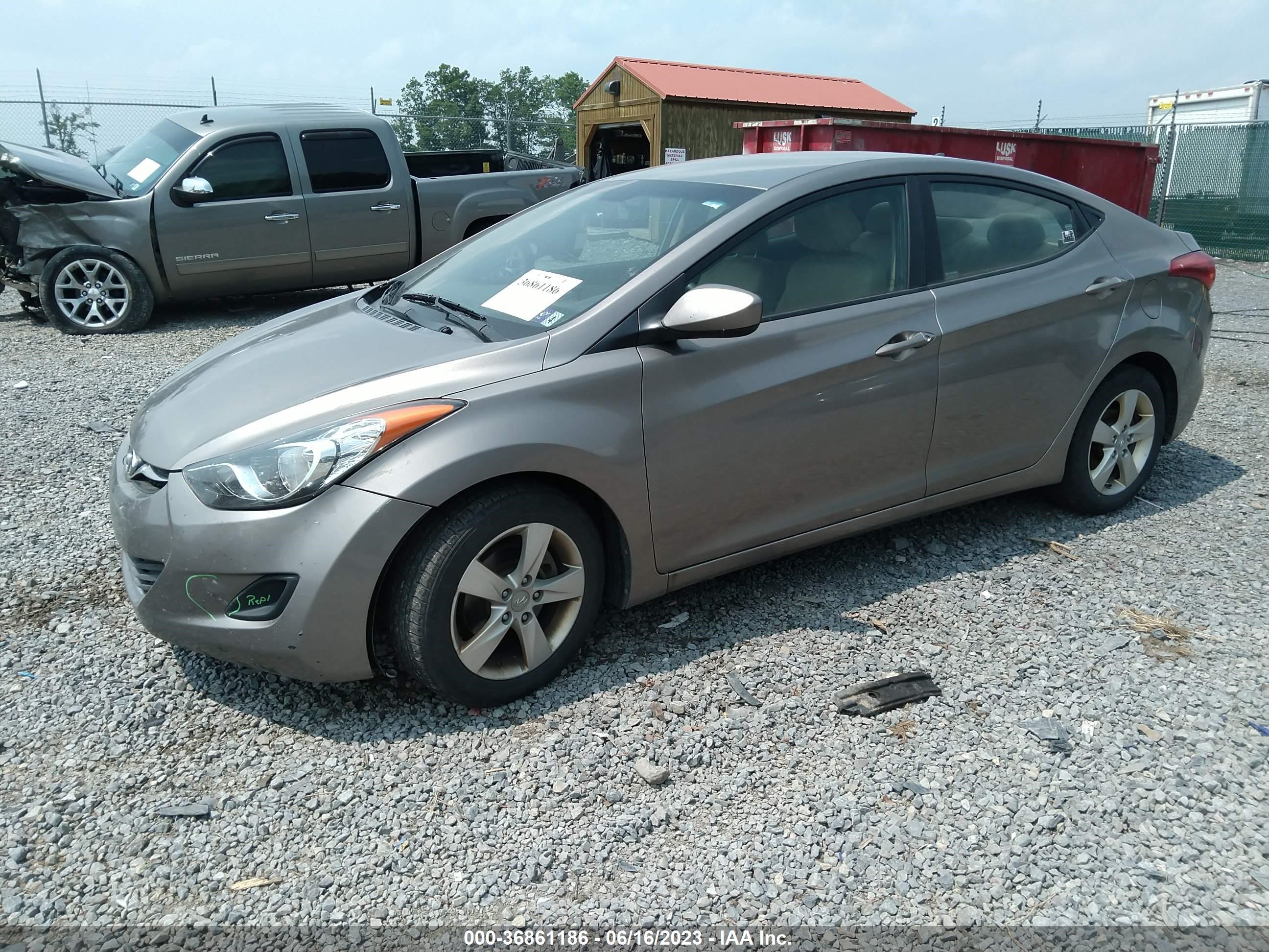 Photo 1 VIN: 5NPDH4AE8BH049514 - HYUNDAI ELANTRA 