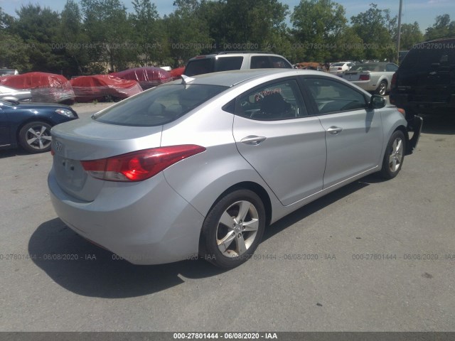 Photo 3 VIN: 5NPDH4AE8CH062426 - HYUNDAI ELANTRA 