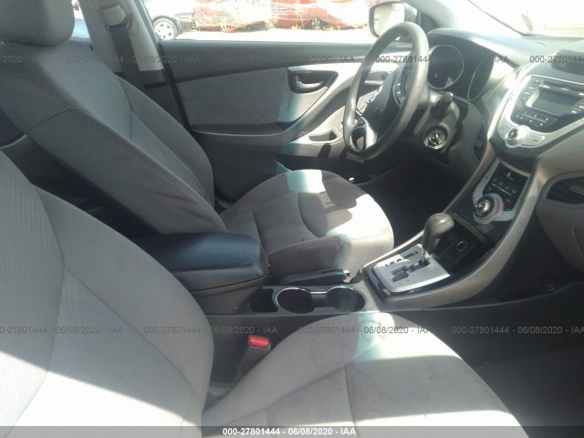 Photo 4 VIN: 5NPDH4AE8CH062426 - HYUNDAI ELANTRA 