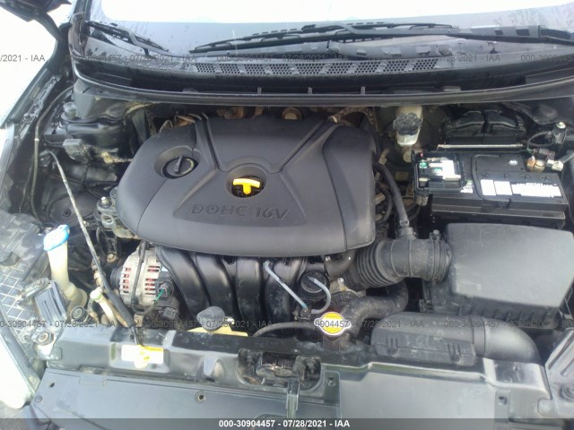 Photo 9 VIN: 5NPDH4AE8CH068856 - HYUNDAI ELANTRA 