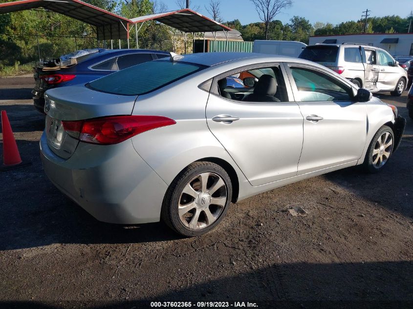 Photo 3 VIN: 5NPDH4AE8CH098746 - HYUNDAI ELANTRA 