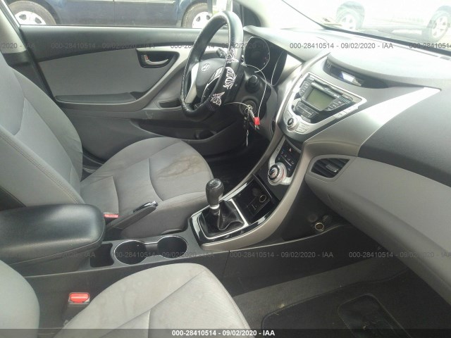 Photo 4 VIN: 5NPDH4AE8CH115853 - HYUNDAI ELANTRA 