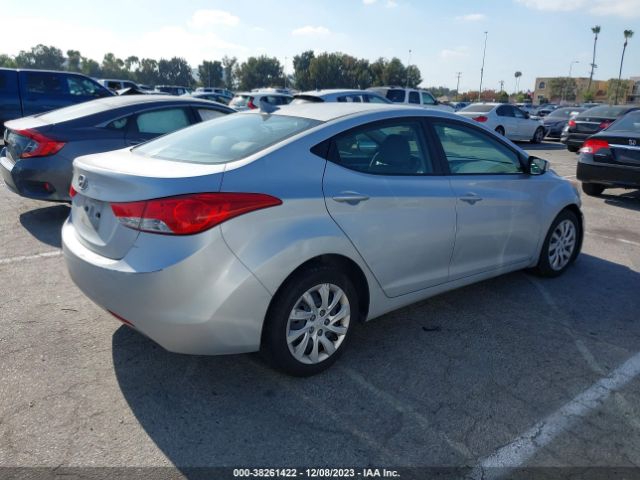 Photo 3 VIN: 5NPDH4AE8CH146116 - HYUNDAI ELANTRA 