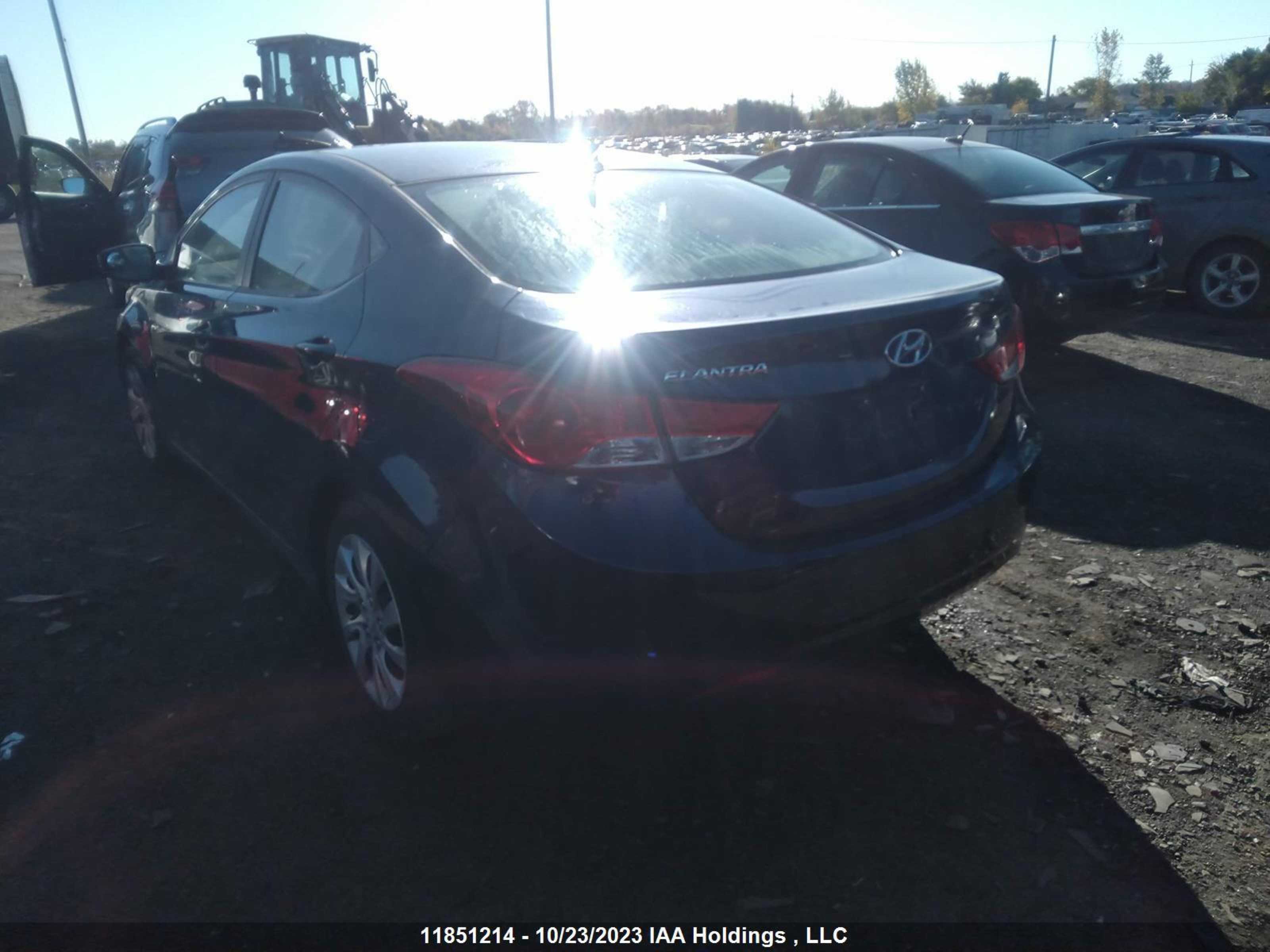 Photo 2 VIN: 5NPDH4AE8DH153164 - HYUNDAI ELANTRA 