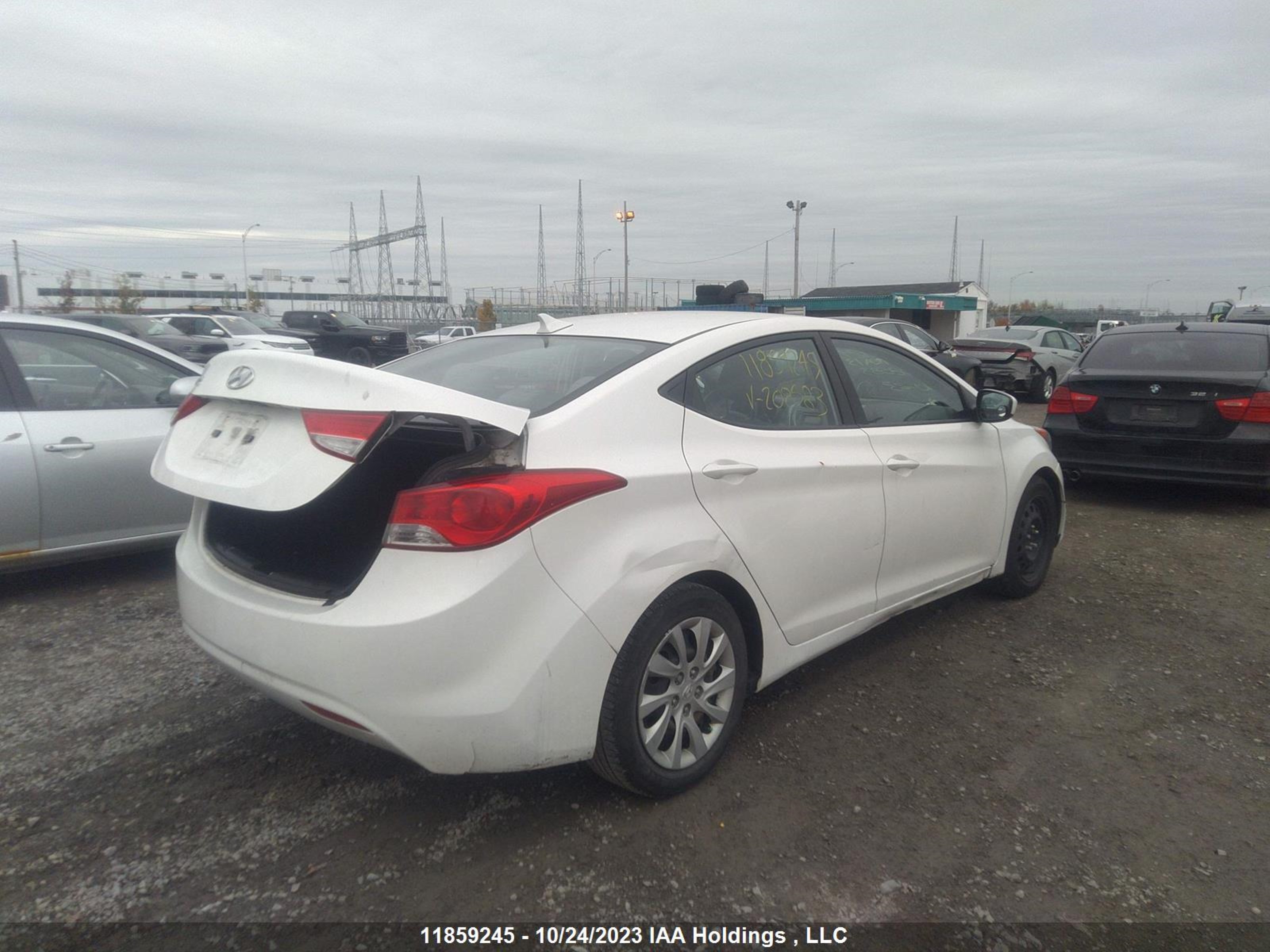 Photo 3 VIN: 5NPDH4AE8DH208583 - HYUNDAI ELANTRA 