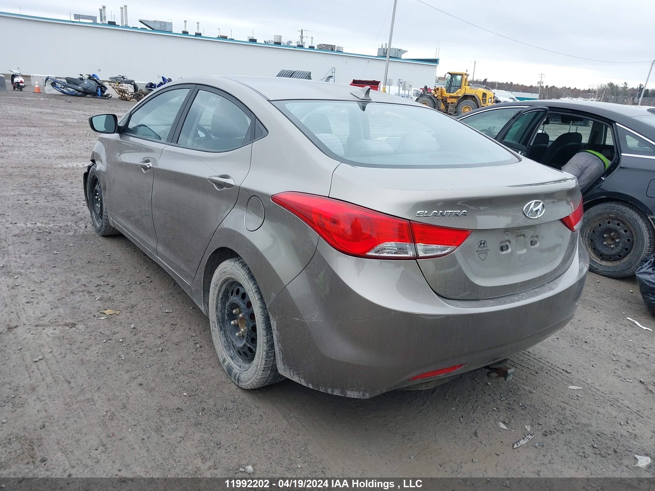 Photo 2 VIN: 5NPDH4AE8DH249523 - HYUNDAI ELANTRA 