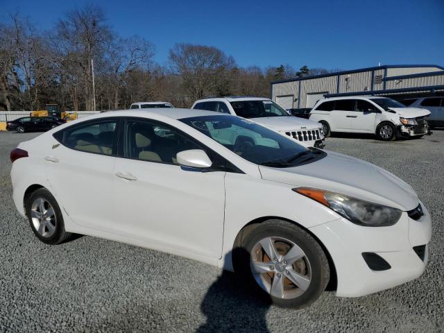 Photo 3 VIN: 5NPDH4AE8DH267990 - HYUNDAI ELANTRA GL 