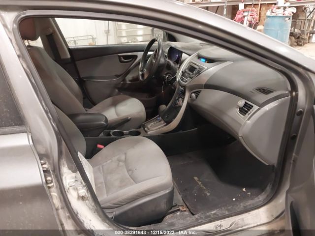 Photo 4 VIN: 5NPDH4AE8DH271103 - HYUNDAI ELANTRA 